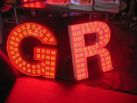 荆门LED发光字常见的安装误区。